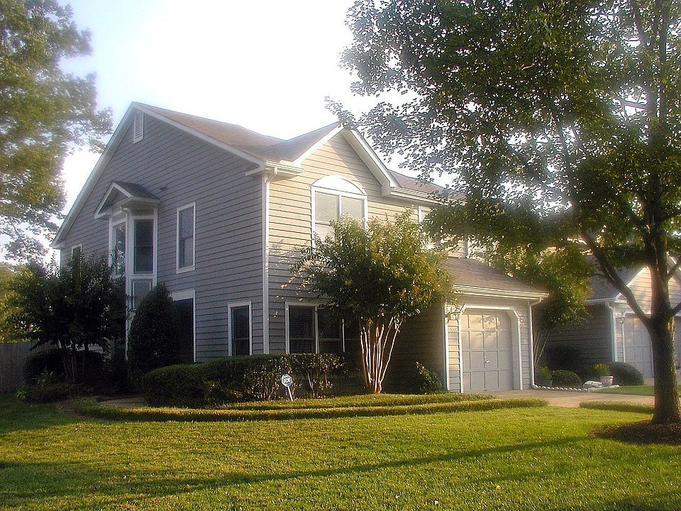 End unit townhome. 3 BRs and 2.5 baths