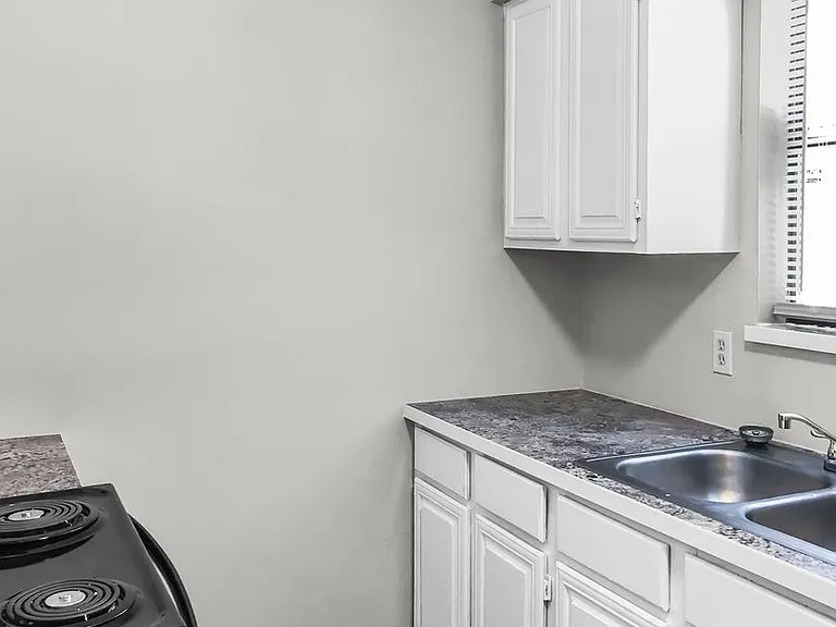 1112 Valley View St — Photo 37