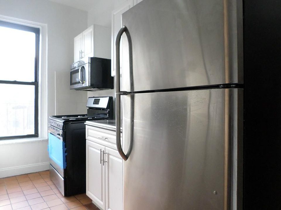 1st image of 2907 31st Ave APT 4B
