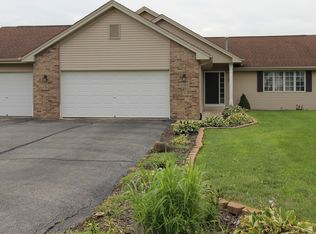 1138 Shadow Wood Dr, Byron, IL 61010