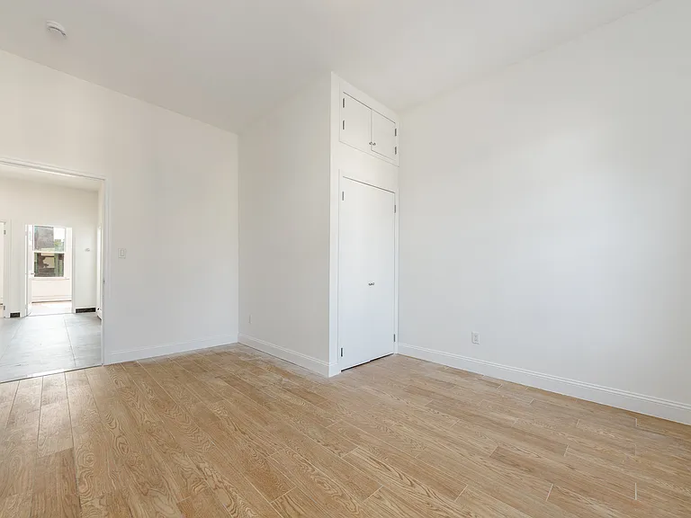906 Willoughby Ave #2 — Photo 8