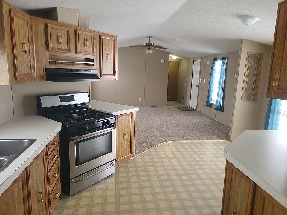 2nd image of 75 Franklin Ln