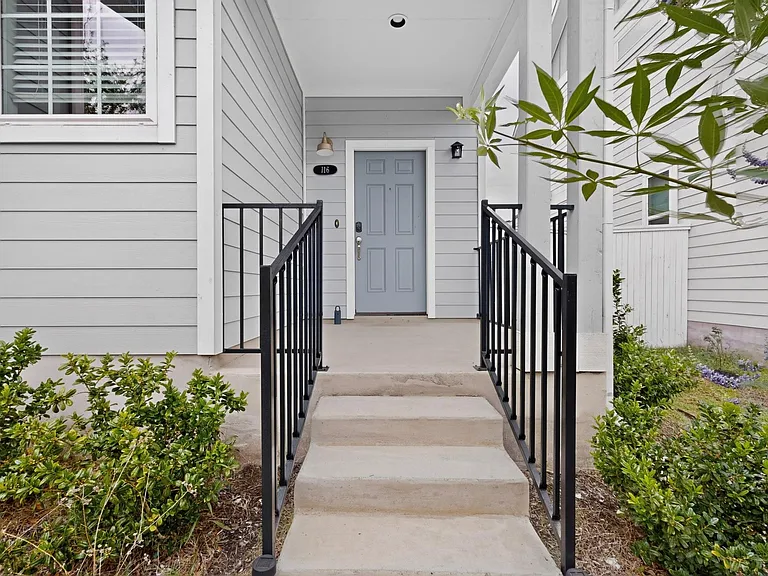 116 Appleberry Ln — Photo 4