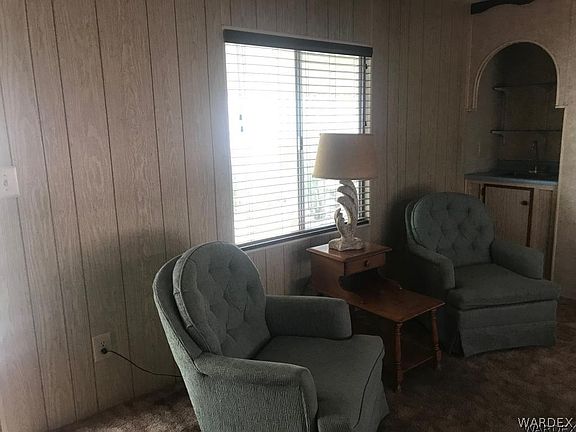 4th image of 621 W MEAD Lane
