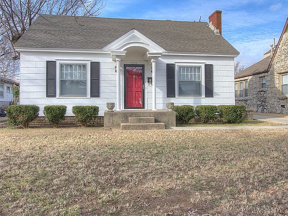 2nd image of 1316 S Knoxville Ave