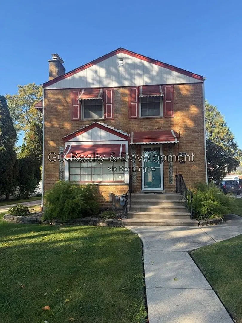 3 bed, 1.0 bath, 1224 sqft, $2,595 — Photo 1
