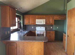 13578 Berry Cir, Omaha, NE 68137