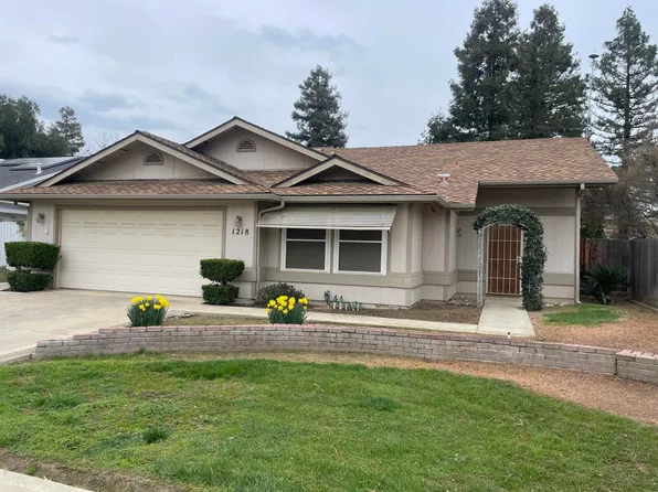 1218 S Parkwood Street, Visalia, CA 93277