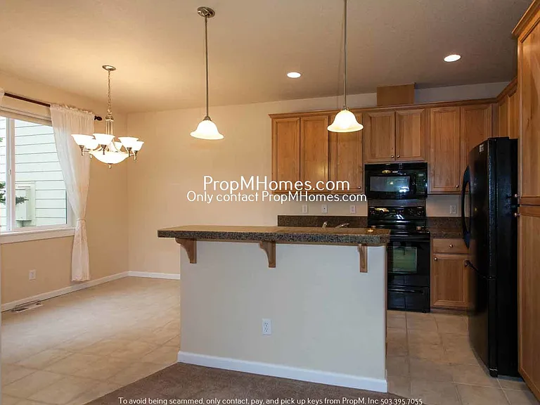 868 NW Council Dr — Photo 6