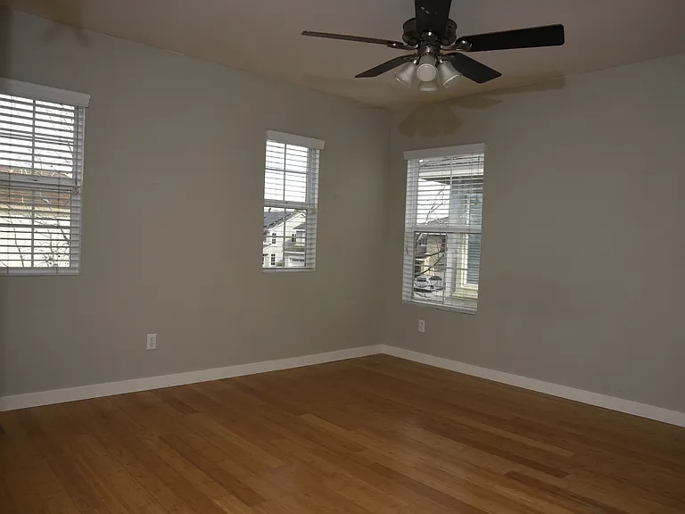 45236 Escalon St — Photo 16