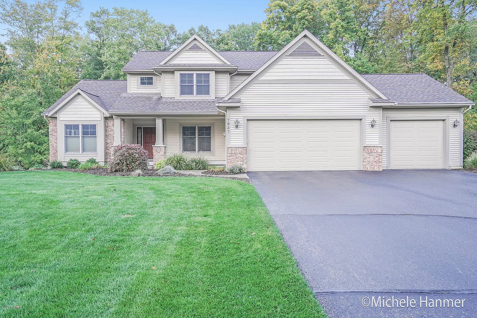 7937 Rodao Dr SE photo 1