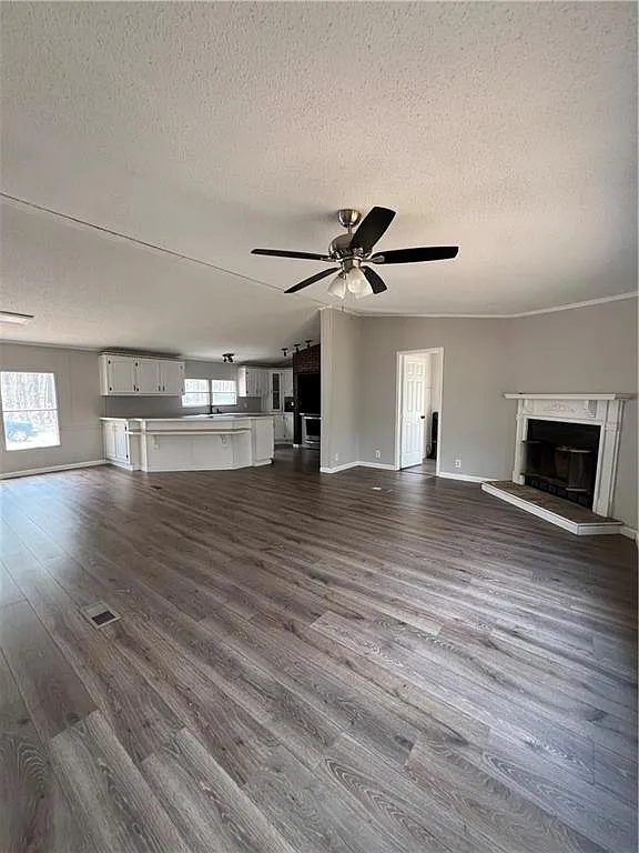 Building Photo - 465 Redwood Dr