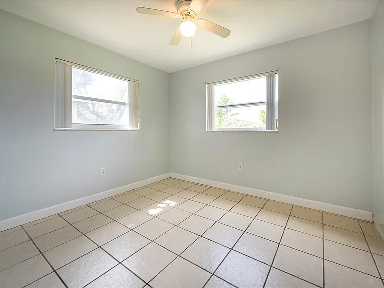 6170 SW 43rd St #1-2 — Photo 8