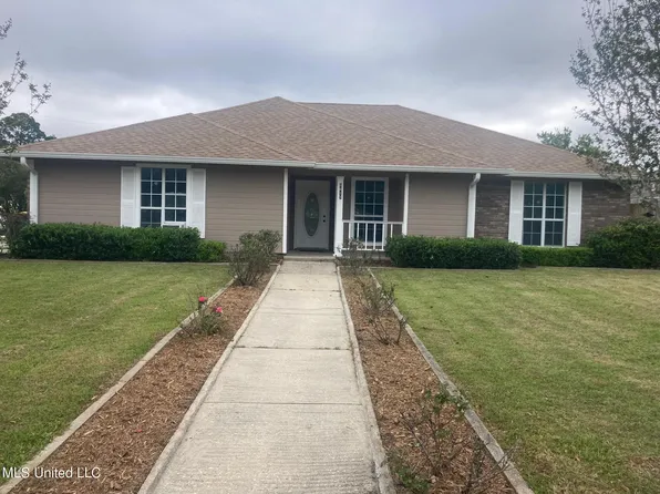 6617 Oakbrook Dr, Ocean Springs, MS 39564