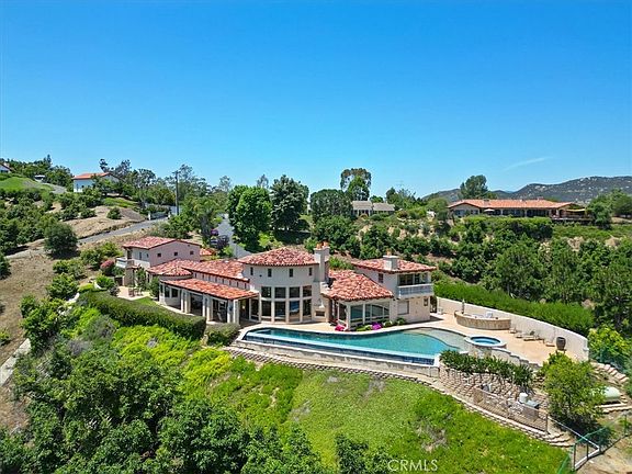 3rd image of 1917 Santa Margarita Dr