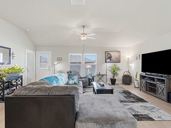 4th image of 10738 Francisco Way