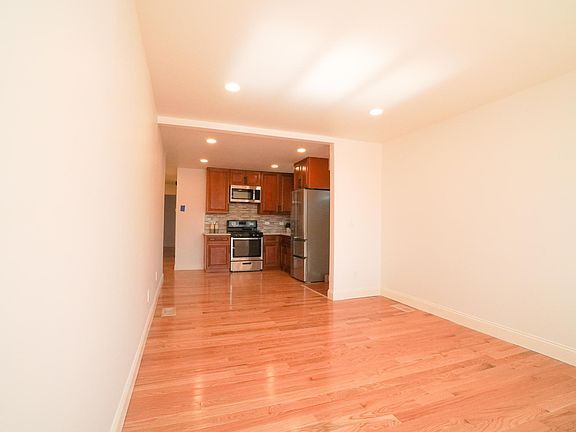 3rd image of 315 McClean Ave #1A