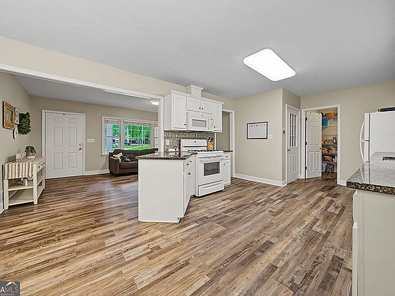 4th image of 7444 Mount Vernon Rd