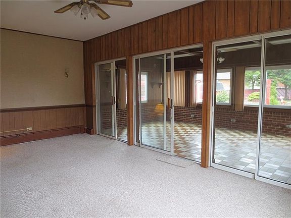 3rd image of 522 Elaine Dr