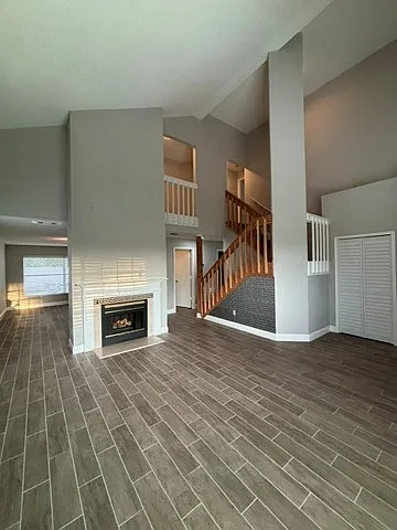 3 bed, 2.5 bath, 2107 sqft, $2,800 — Photo 2
