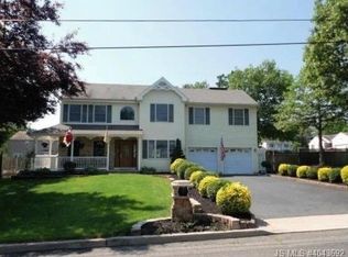 1033 Crew Ln, Manahawkin, NJ 08050