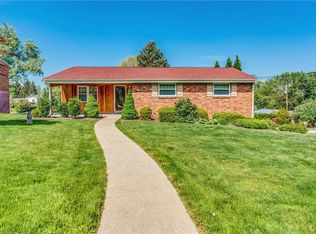 114 Surrey Dr, Delmont, PA