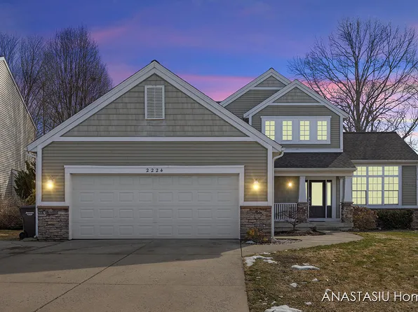 2224 Tradition Dr NE, Grand Rapids, MI 49505
