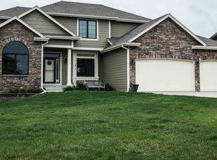 3209 163rd St, Urbandale, IA 50323