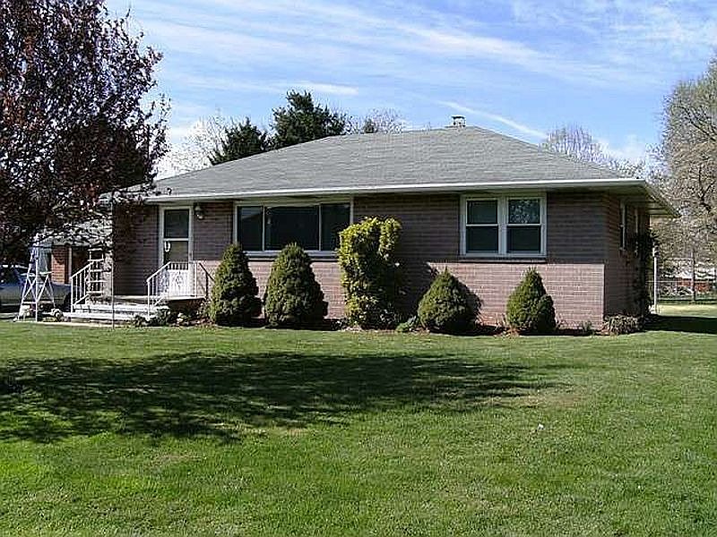 209 N Locust St, Myerstown, PA 17067 Zillow