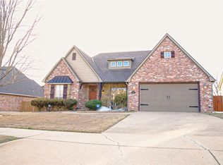 3888 Le Mason St, Springdale, AR 72764