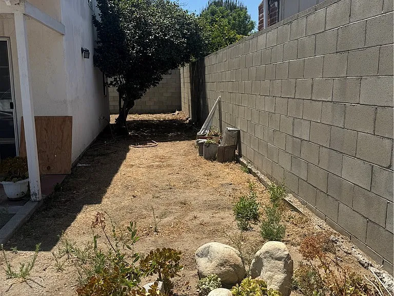 758 W Longden Ave — Photo 30