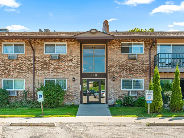 818 E Old Willow Rd APT 203, Prospect Heights, IL 60070