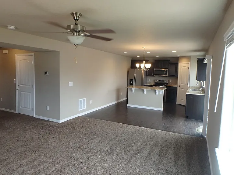 10813 Rowley Dr — Photo 4