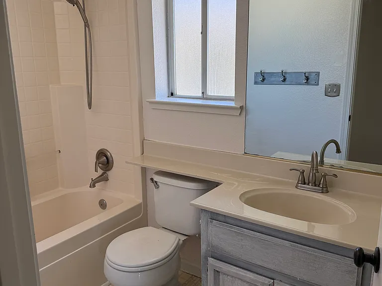 573 Topaz Way — Photo 7