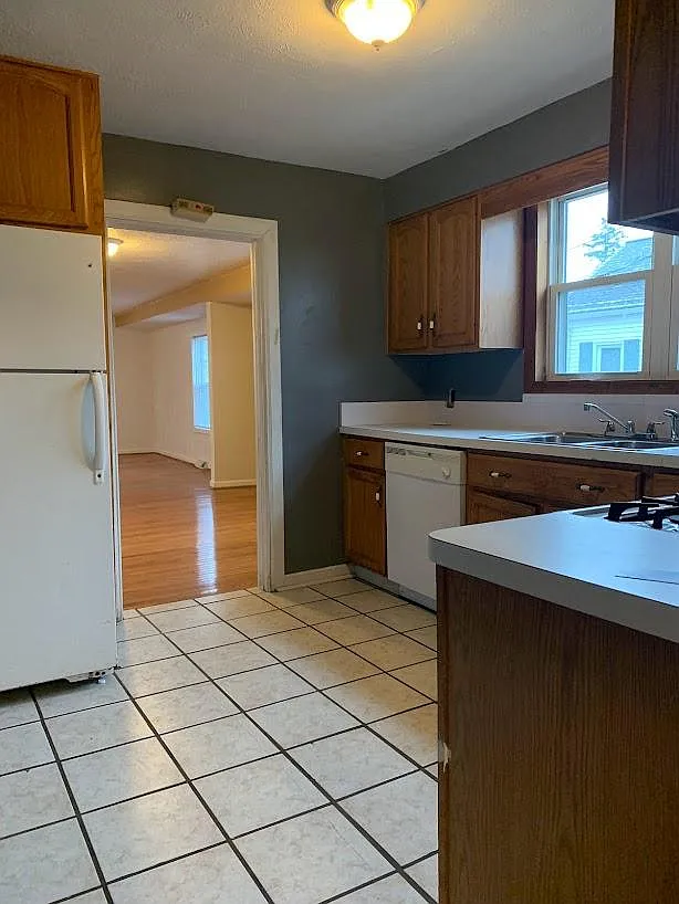 4 bed, 1650 sqft, $1,795 — Photo 3