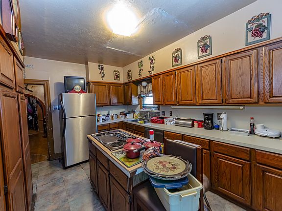 Kitchen with Island 