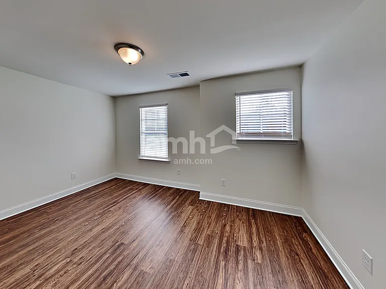 320 Bourne St — Photo 22