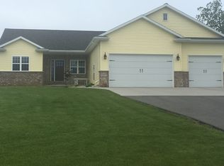 5293 Notre Dame Dr, Omro, WI 54963