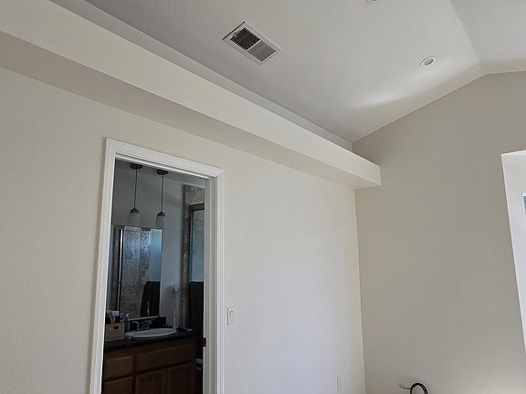 4th image of 8212 Helmsley Ct