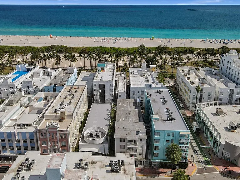 713 Collins Ave #42 — Photo 40