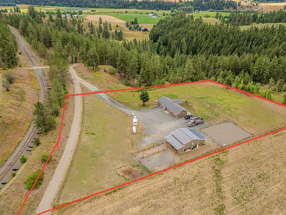 3rd image of 893 Evans Rd
