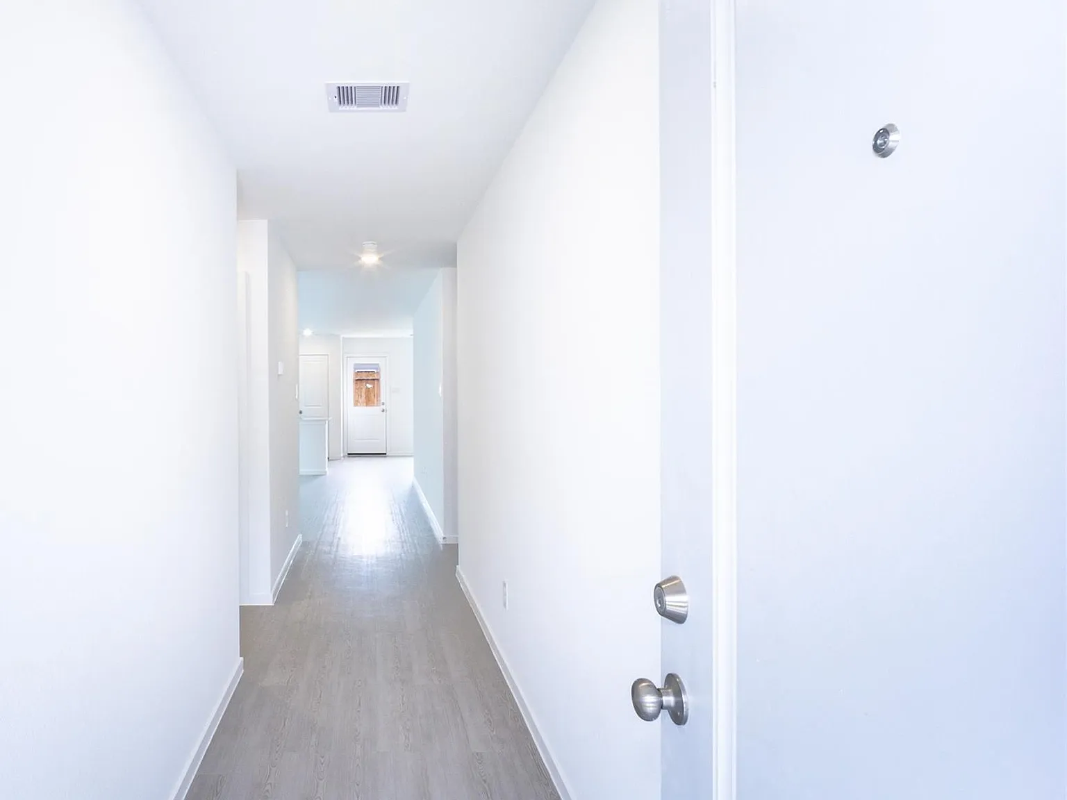 3 bed, 2.0 bath, 1260 sqft, $1,795 — Photo 4