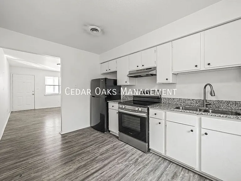 1931 W Deane St #U — Photo 33