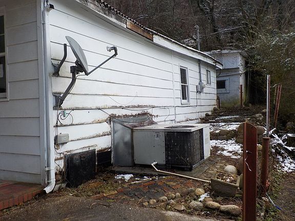 2nd image of 556 Westminister St