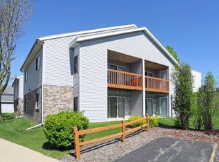 9 Ridgeview Ct #3, Madison, WI 53704