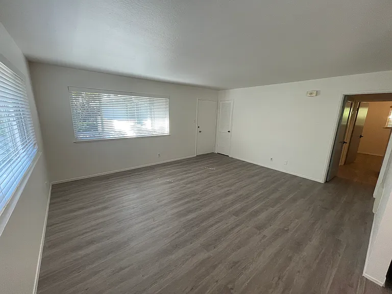 1023 Central Ave #D — Photo 7