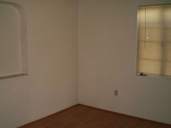 Middle Bedroom