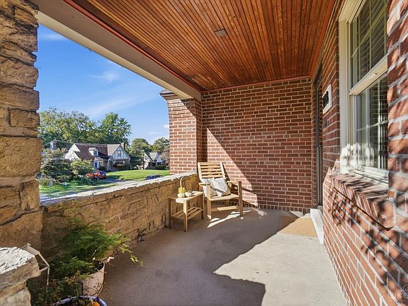 3rd image of 3108 Beaver Ave