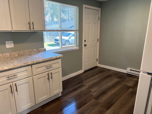 4th image of 12915 47th Ave SW #4