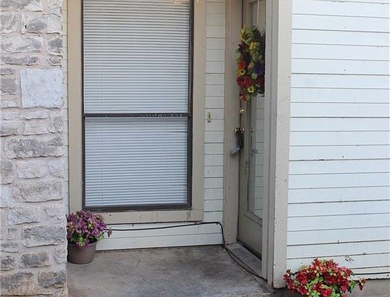 3rd image of 1412 Hyridge Cir